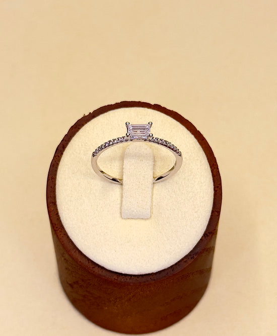 Anillo Cecilia Baguette
